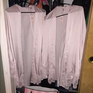 Victoria's Secret kimono in pink with lace nwt